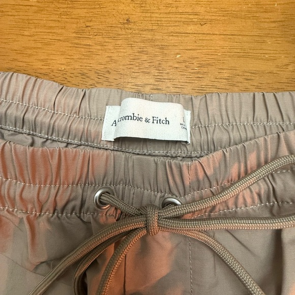 Abercrombie & Fitch Khaki Pants L - Picture 3 of 8